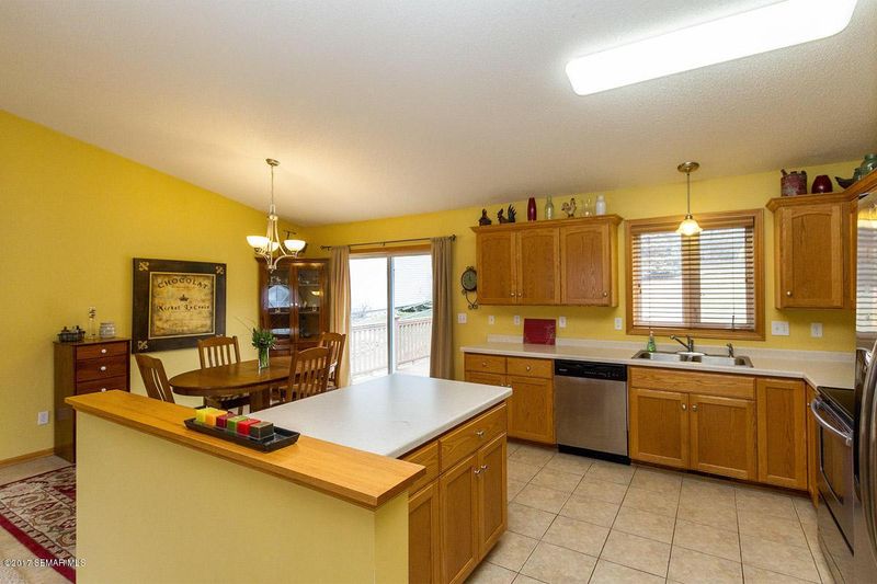 621 Fireside Ln SW, Rochester, MN 55902