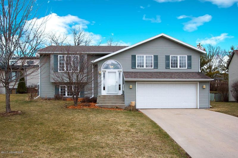 621 Fireside Ln SW, Rochester, MN 55902