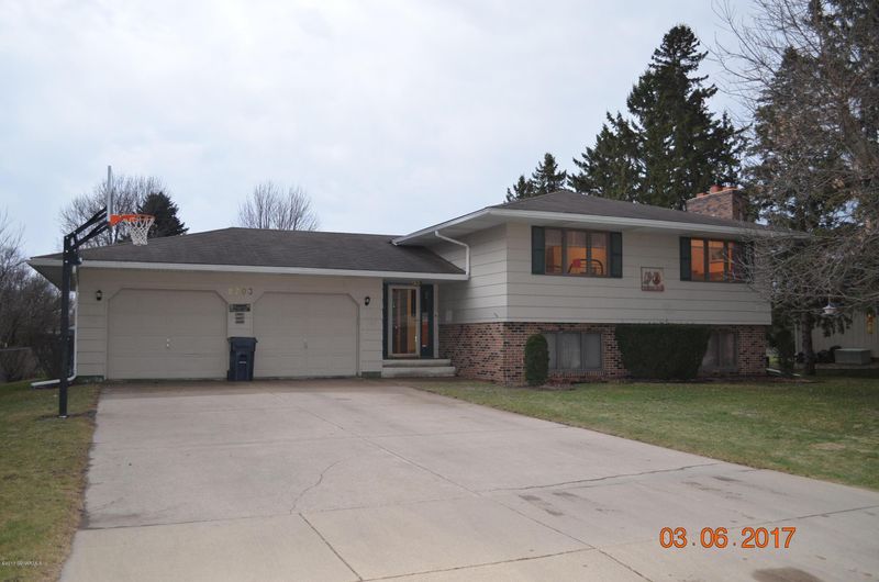 2703 5th Ave SW, Austin, MN 55912