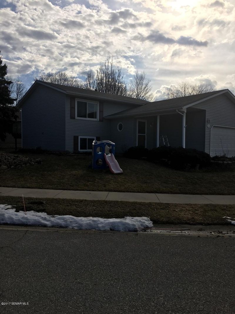 1852 Evergreen Dr NW, Rochester, MN 55901