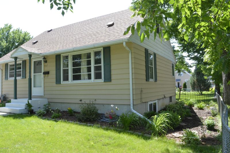 857 9th Ave SE, Rochester, MN 55904
