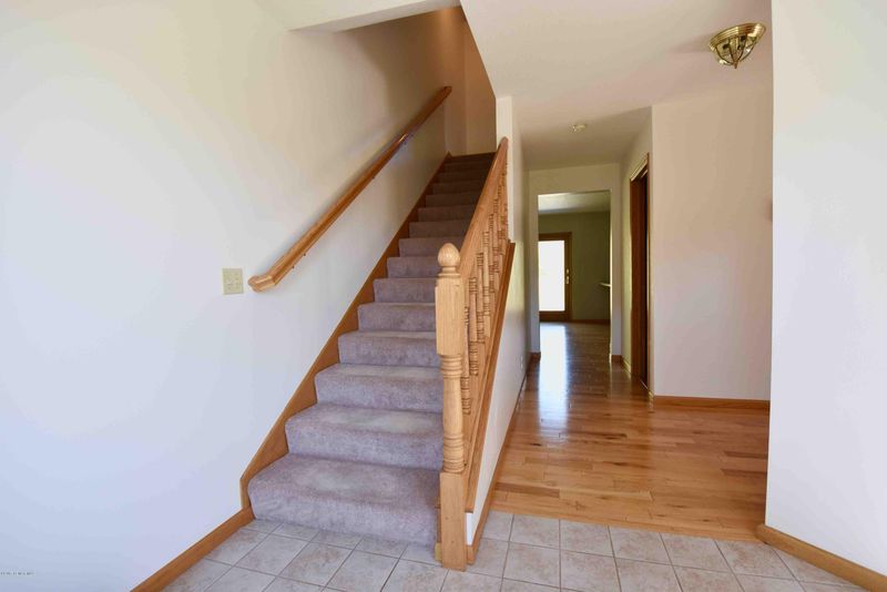 710 Spring Brook Dr, Winona, MN 55987