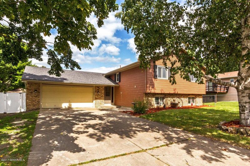 340 3rd Ave NE, Plainview, MN 55964