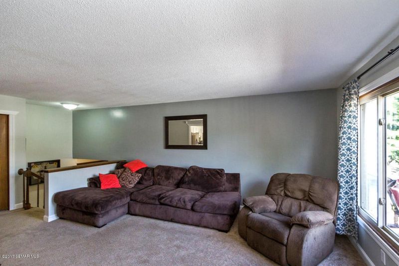 340 3rd Ave NE, Plainview, MN 55964