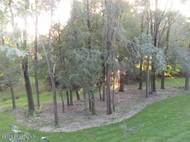 304 27th Dr NW, Austin, MN 55912