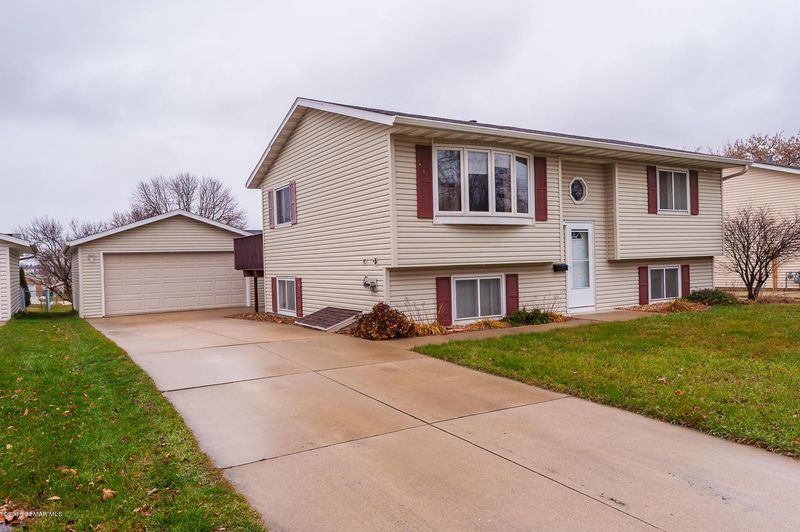 3555 7th St NW, Rochester, MN 55901