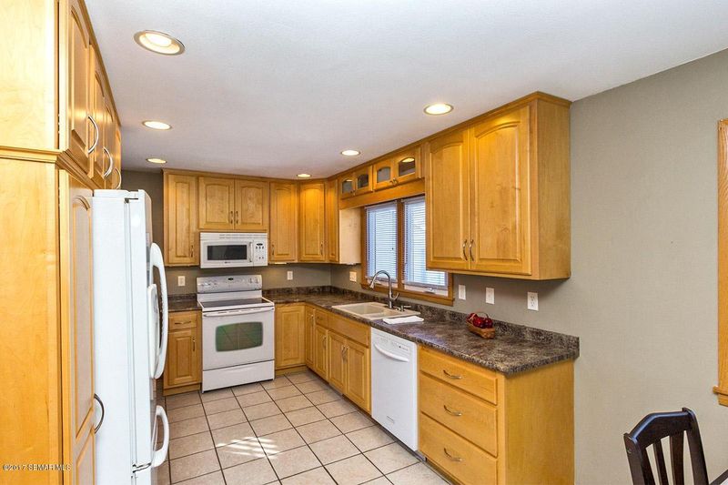 902 Memorial Pw SW, Rochester, MN 55902