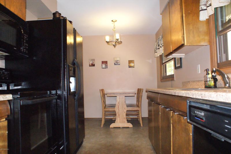 2421 24th St NW, Rochester, MN 55901