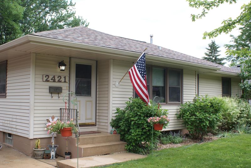 2421 24th St NW, Rochester, MN 55901