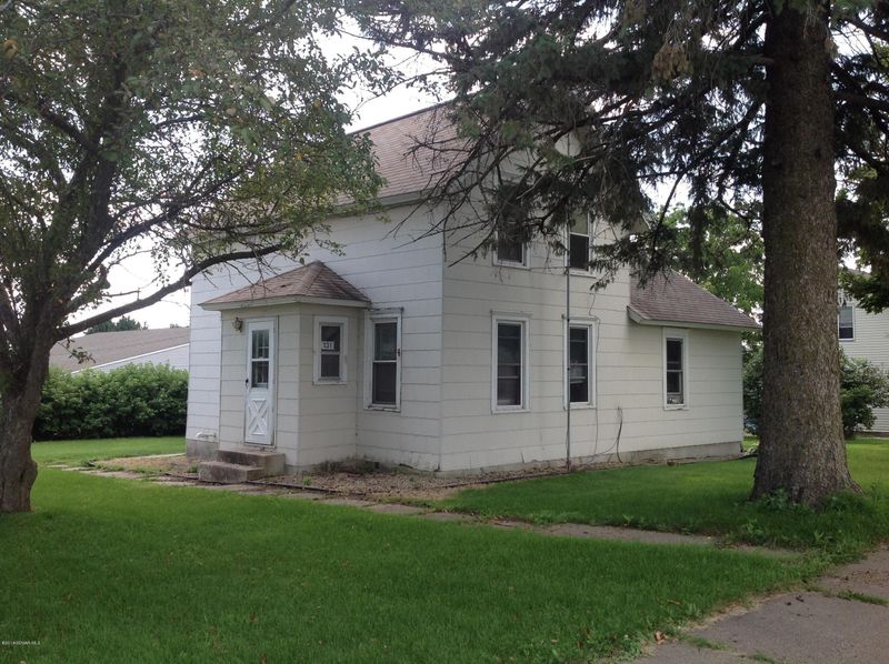 131 1st St NW, Spring Grove, MN 55974