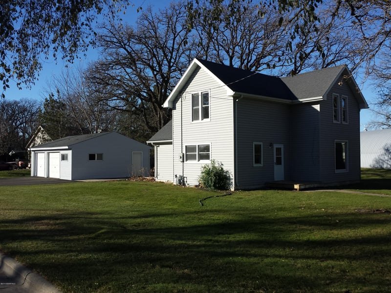 204 4th St SW, Rose Creek, MN 55970