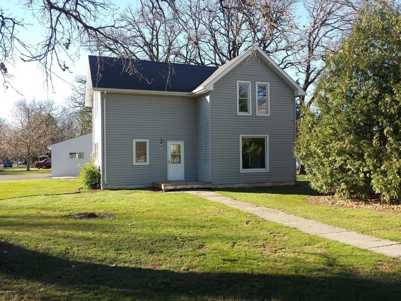 204 4th St SW, Rose Creek, MN 55970