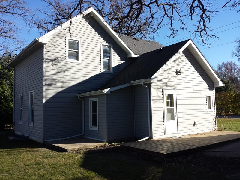 204 4th St SW, Rose Creek, MN 55970