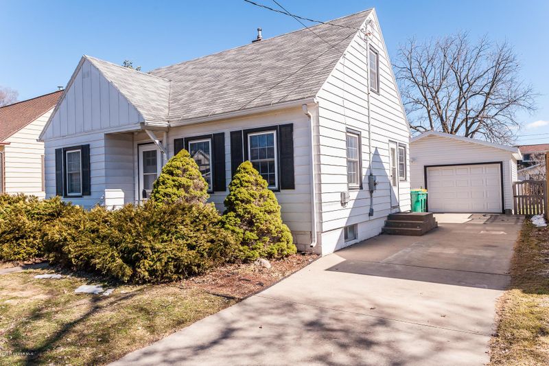 1118 9 1/2 Ave SE, Rochester, MN 55904