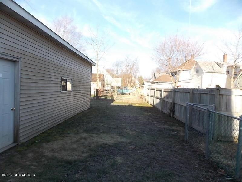 507 5th St NW, Austin, MN 55912