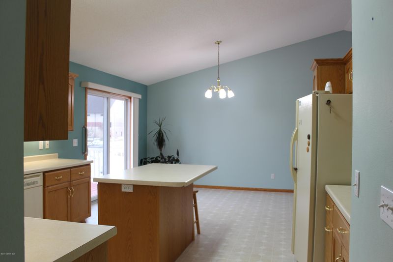 1771 Prairie Ln NE, Owatonna, MN 55060