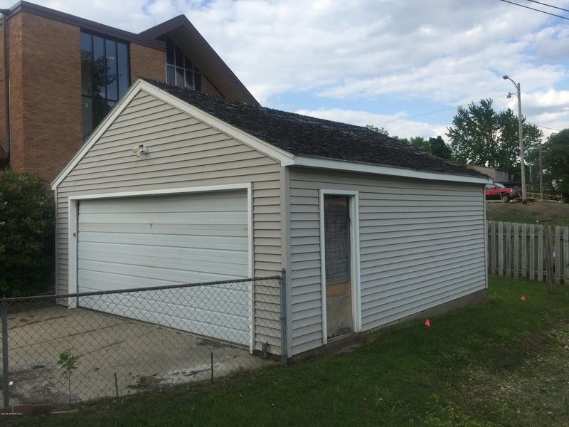 507 S Main St, Austin, MN 55912