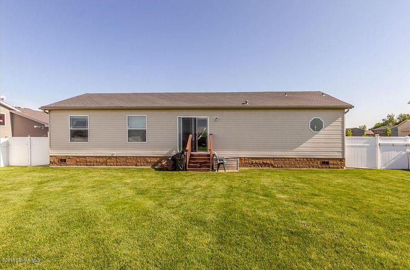 600 Southfork Pl SE, Kasson, MN 55944