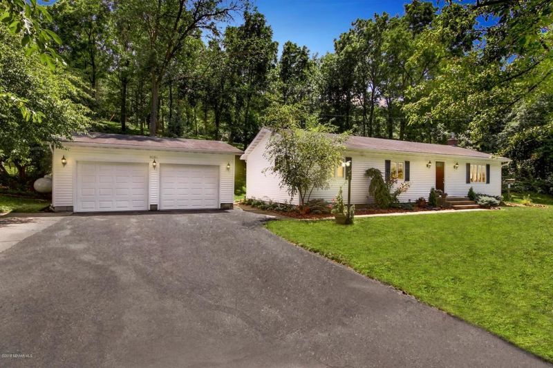 284 Vanity Dr, La Crosse, WI 54601