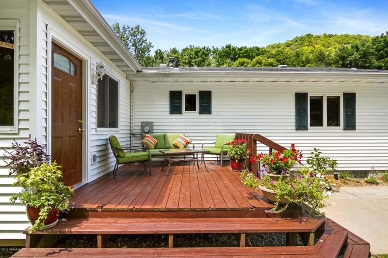 284 Vanity Dr, La Crosse, WI 54601