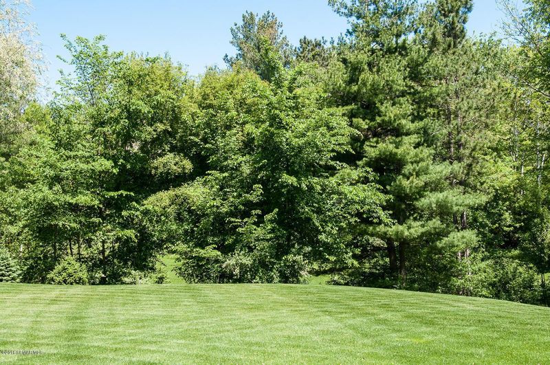 8742 Pine Crest Ln NW, Rochester, MN 55901