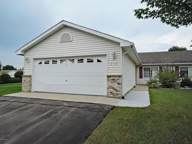 253 Cedar Cove Ln, Owatonna, MN 55060