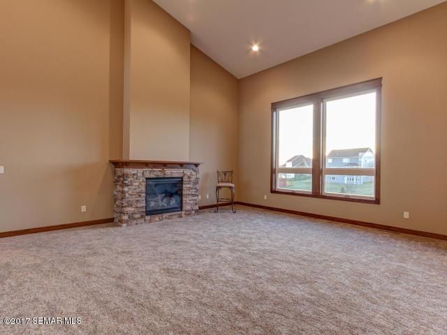 2061 Shannon Oaks Blvd NE, Rochester, MN 55906