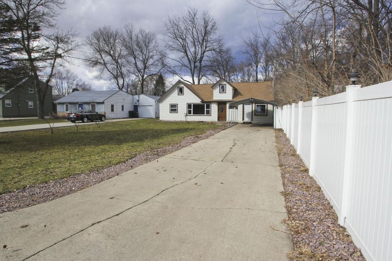 2119 15th St SE, Rochester, MN 55904