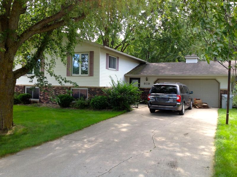 819 Walnut St, Mantorville, MN 55955
