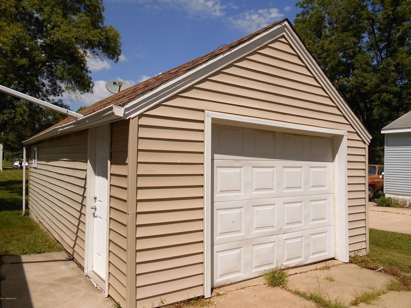 2009 5th Ave NE, Austin, MN 55912