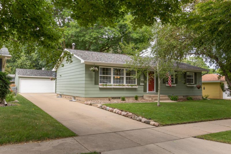 1361 8 1/2 Ave SE, Rochester, MN 55904