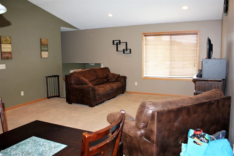 703 Maplebrook Dr NE, Stewartville, MN 55976