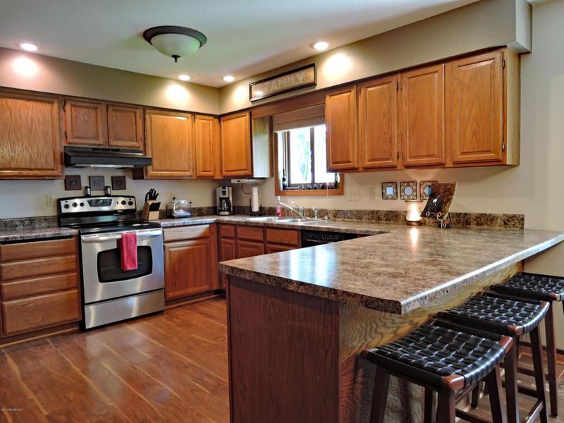 855 16th St SW, Owatonna, MN 55060