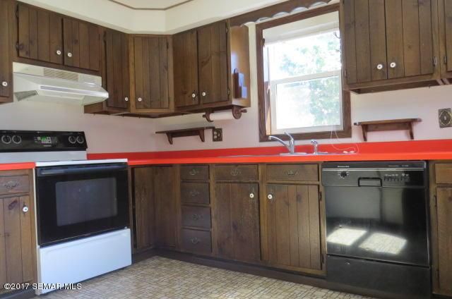 577 E 5th St, Winona, MN 55987