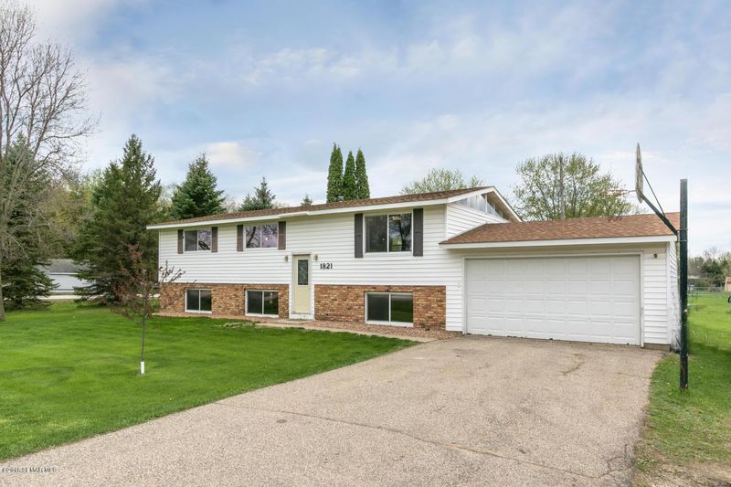 1821 50th Ave SE, Rochester, MN 55904
