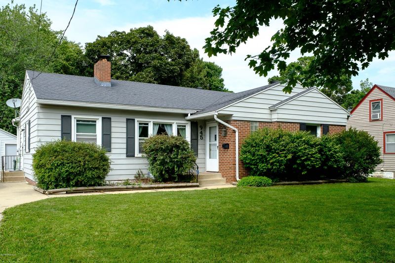 945 10th St SE, Rochester, MN 55904