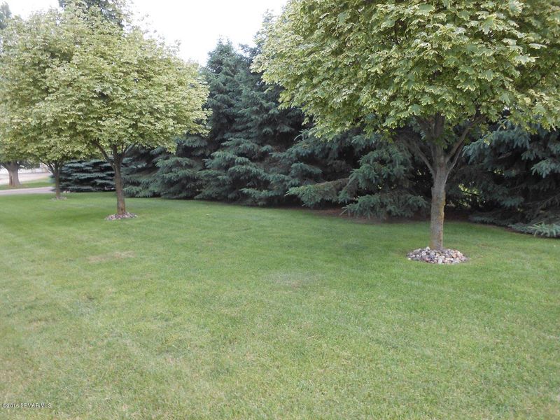 330 Benton St E, Le Roy, MN 55951