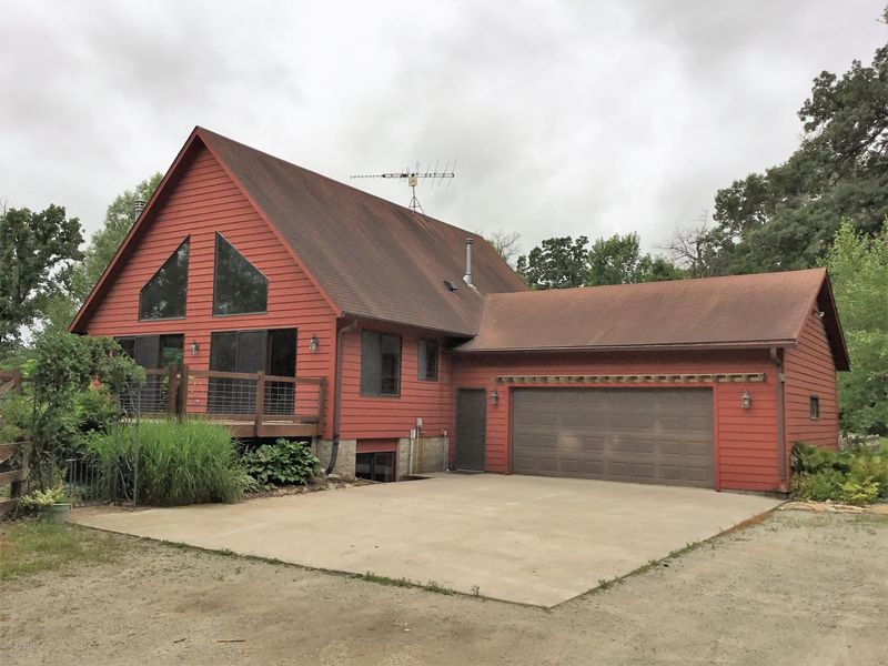 63213 150th Ave, Claremont, MN 55924
