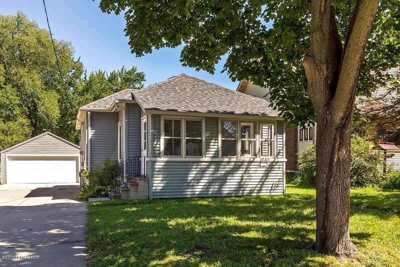 1737 1st St SW, Rochester, MN 55902