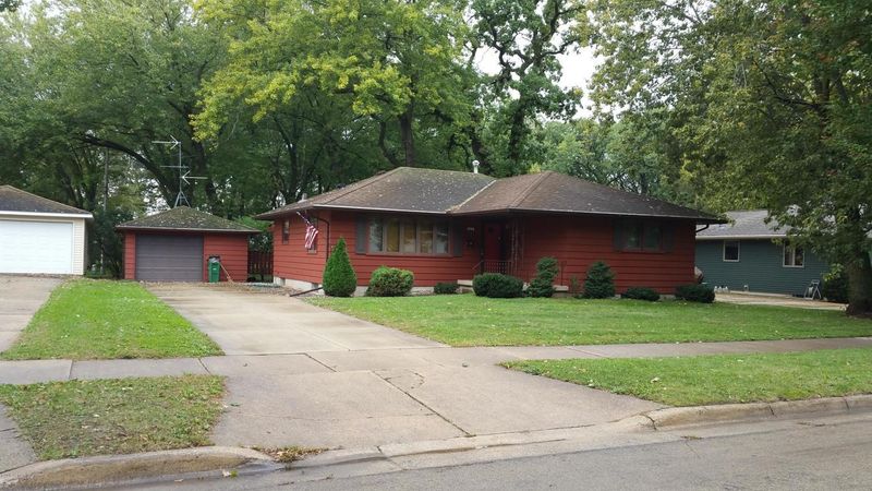 1908 7th Ave SE, Austin, MN 55912