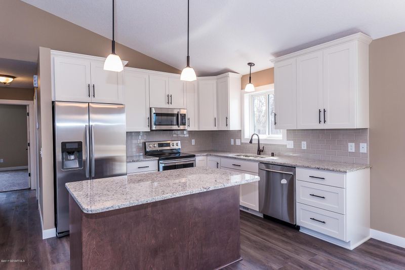 4 Tyrol Ln SE, Rochester, MN 55904