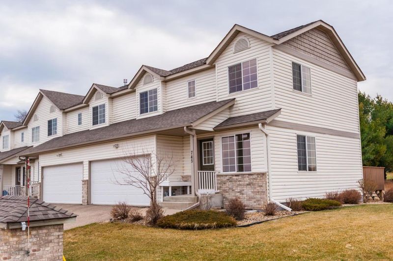 745 Baylee Pl SW, Pine Island, MN 55963