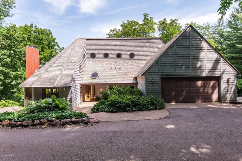 3604 Mayowood Rd SW, Rochester, MN 55902