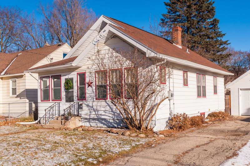 948 11th Ave NE, Rochester, MN 55906