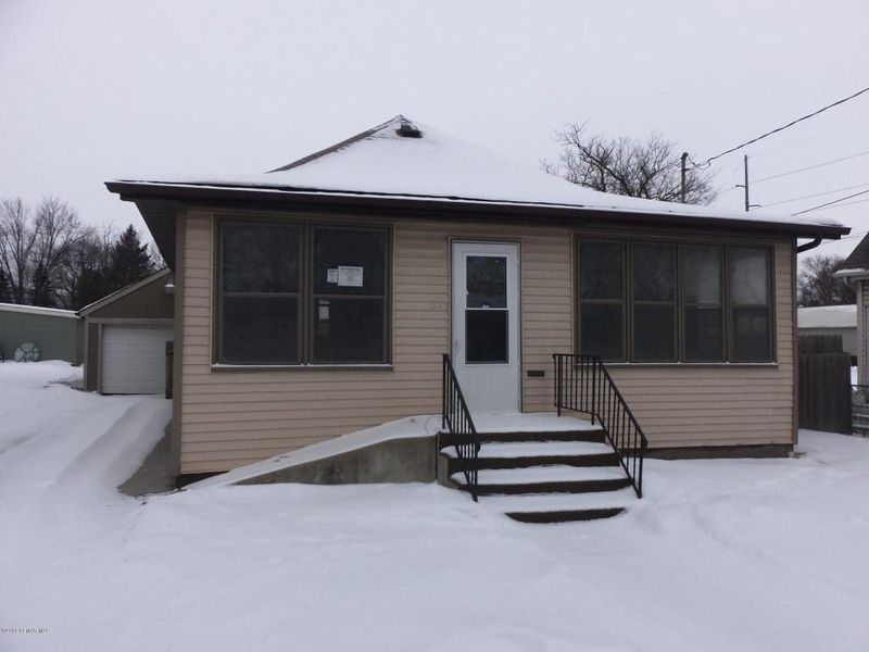 21 11th Ave NE, Rochester, MN 55906