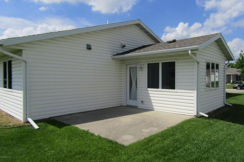 2144 Mcquillan Ct SE, Rochester, MN 55904