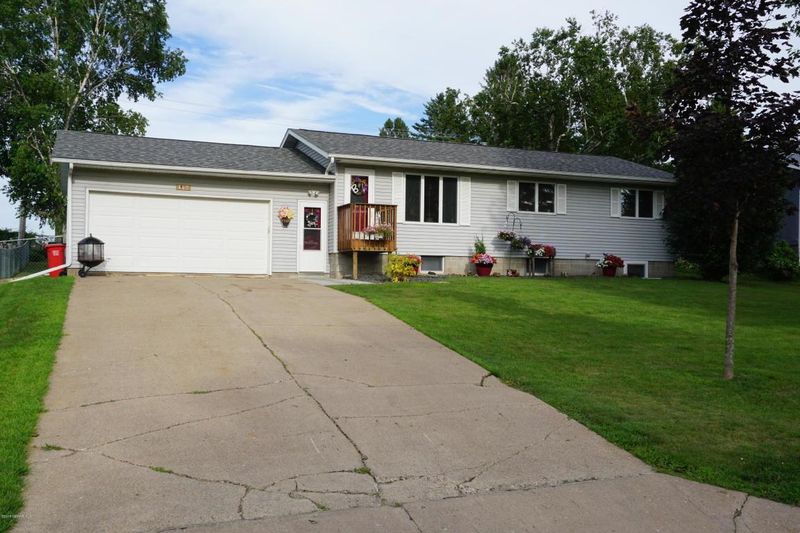 465 6th St NW, Plainview, MN 55964