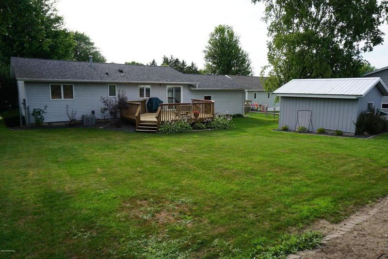 465 6th St NW, Plainview, MN 55964