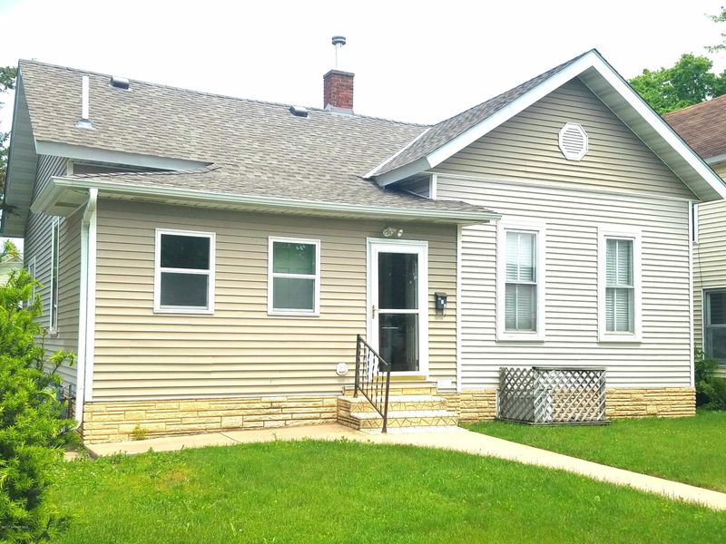 422 E 5th St, Winona, MN 55987