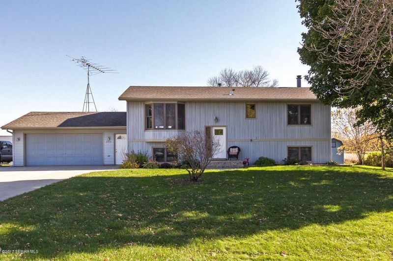 310 63rd Ave SW, Rochester, MN 55902